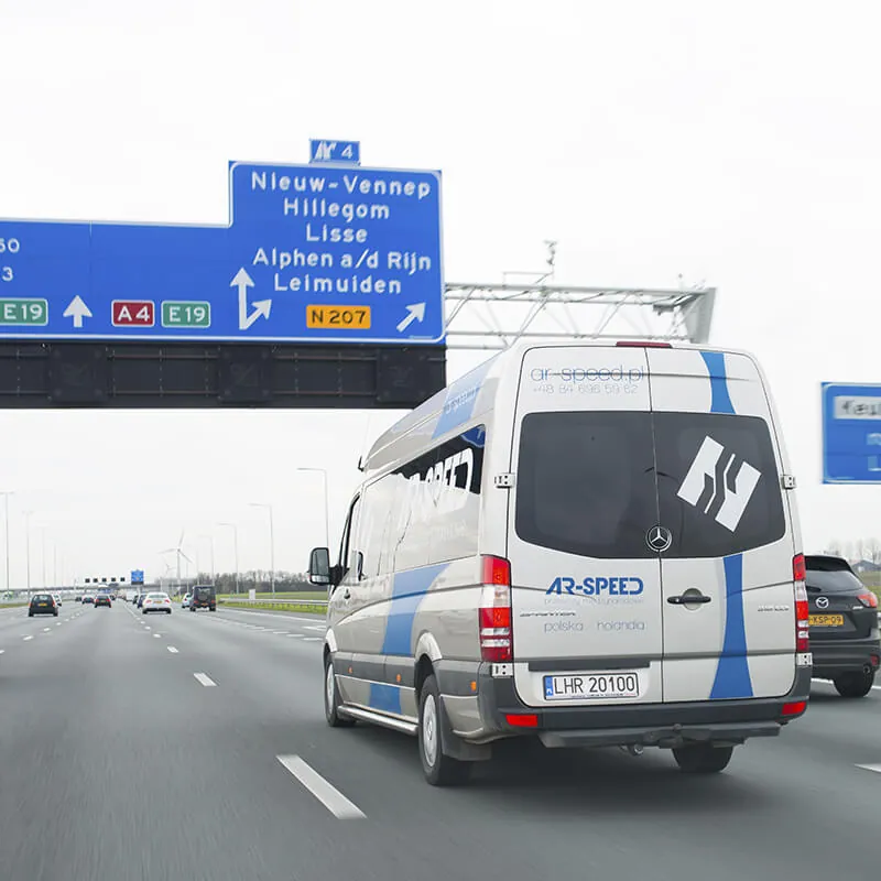 Busy AR-SPEED z zewnątrz, zdjęcie 24