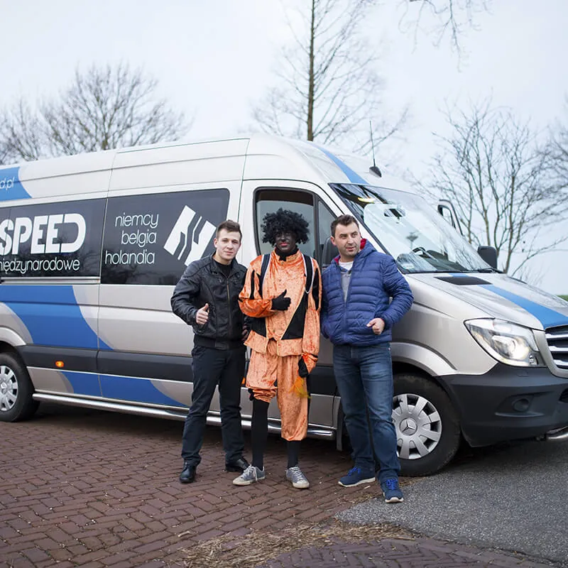Busy AR-SPEED z zewnątrz, zdjęcie 27